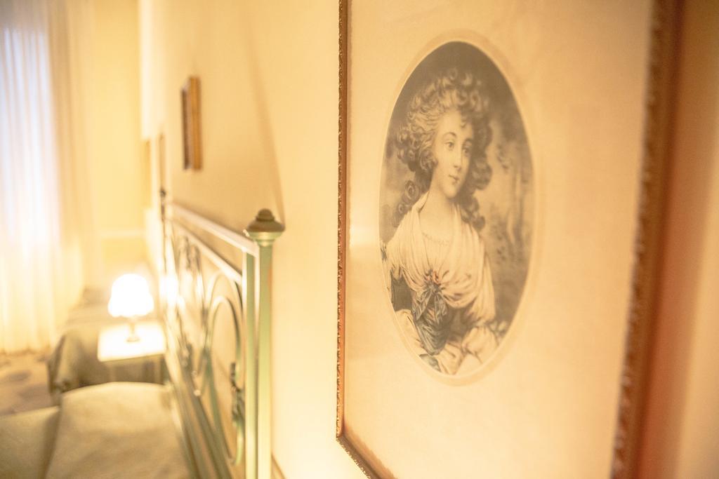 Residenza Maritti Classic Rooms - Ghuesthouse Rome Extérieur photo
